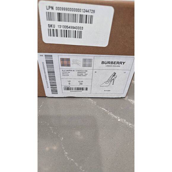 Burberry Logo Leather Slingback Pupms.   Store display. Comes with box and dust - Picture 7 of 13